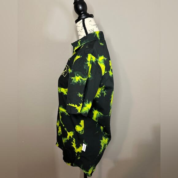 Disney Nightmare Before Christmas Our Universe Button-up short sleeve shirt S - Picture 4 of 12